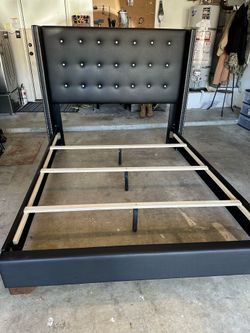 NICE QUEEN HEADBOARD & FRAME