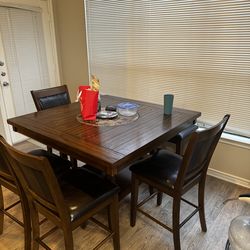 Dining table for 6 people