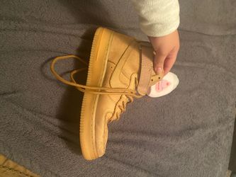 Nike shoes size 5.5 y