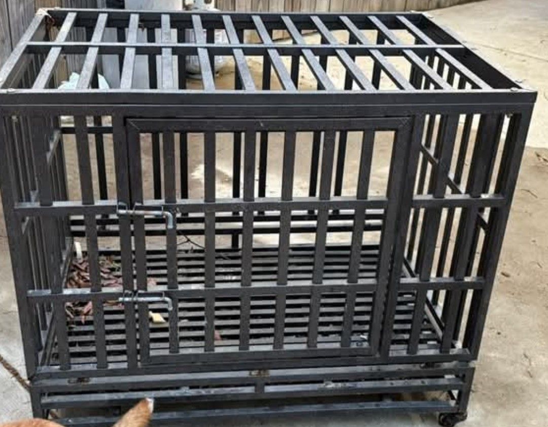 Heavy Duty Medium Metal Dog Crate 38" Long. READ THE POST