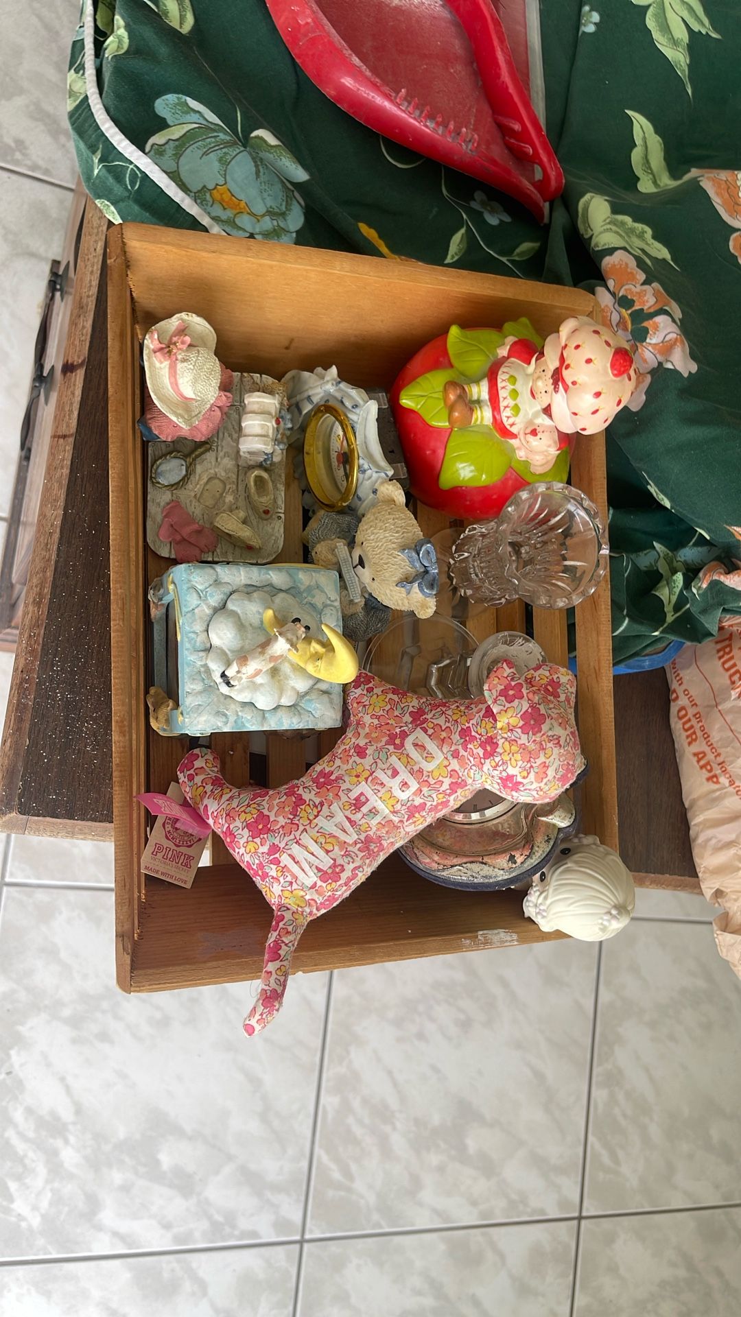 Ornaments- Miscellaneous Collectible Pieces