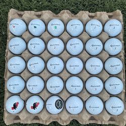 30 golf ⛳️ balls  Taylor Made tp5