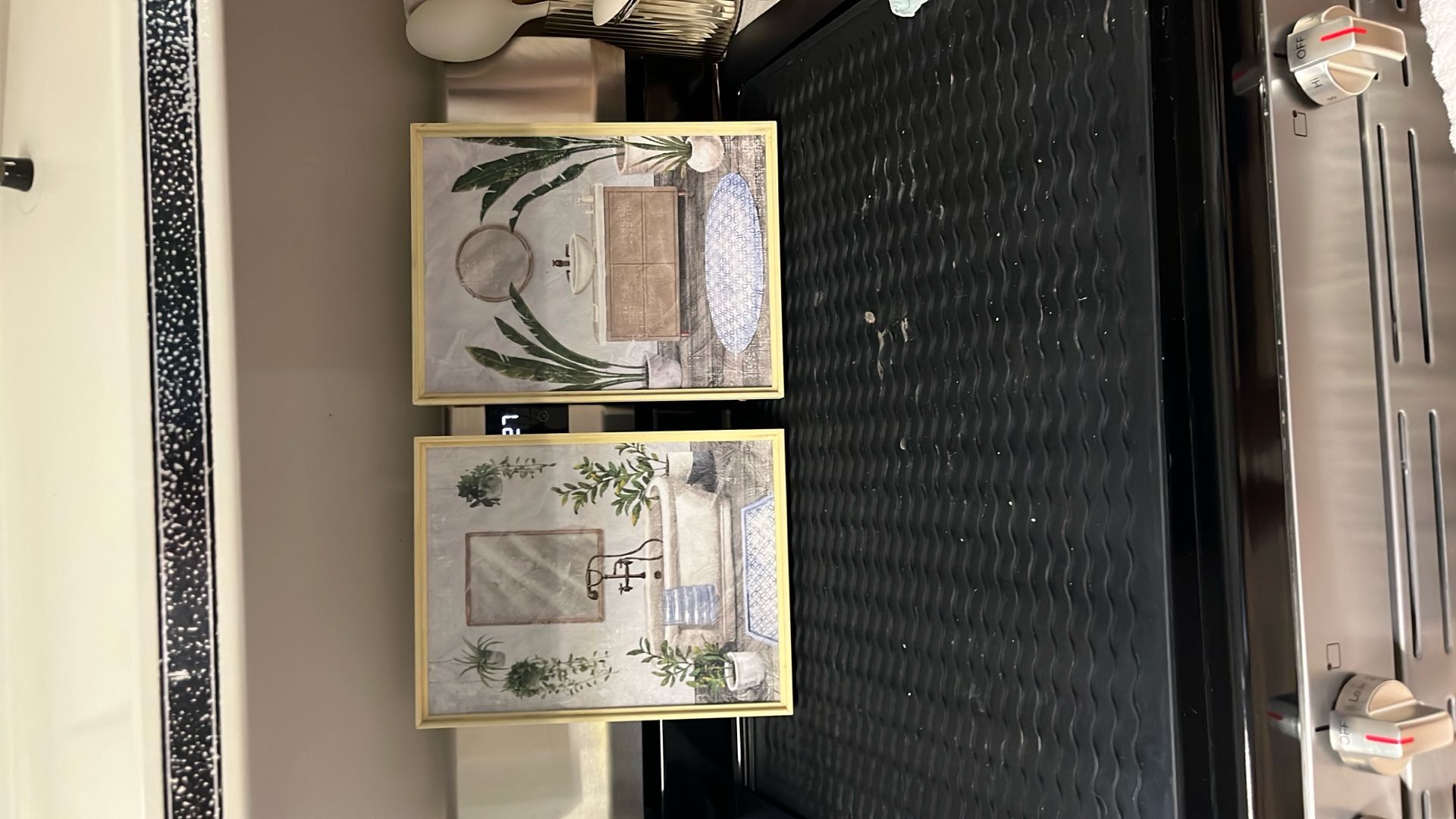 bathroom wall decor