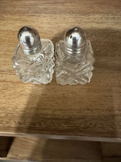 Set of 3 antique Salt&Pepper shakers