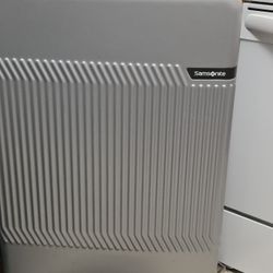 Samsonite Suitcase / Luggage 
