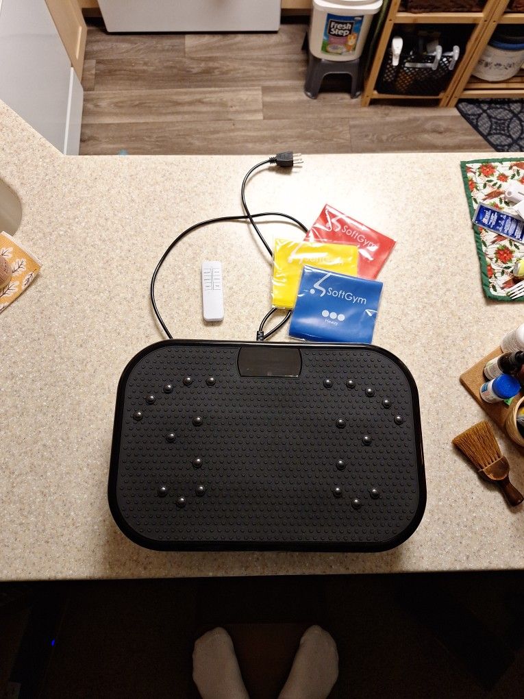 Shaker Plate: SoftGym Vibration Plate Exercise Machine 450 Pound Capacity, With Remote And Bands