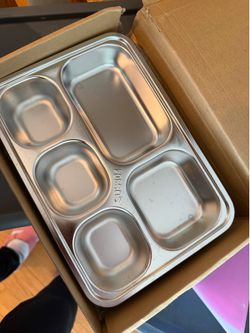 4 pack of unused Stainless steel containers with plastic lids