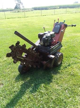 Ditch Witch 1020 trencher
