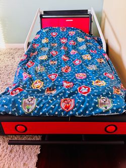 🏎️ Red & Black Kids Race Car Bed