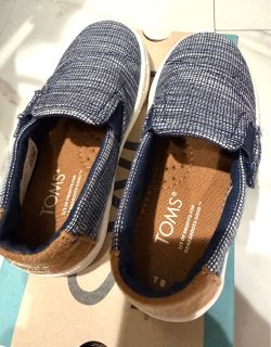 Toms Toddler Navy Stripe Shoes in size 8