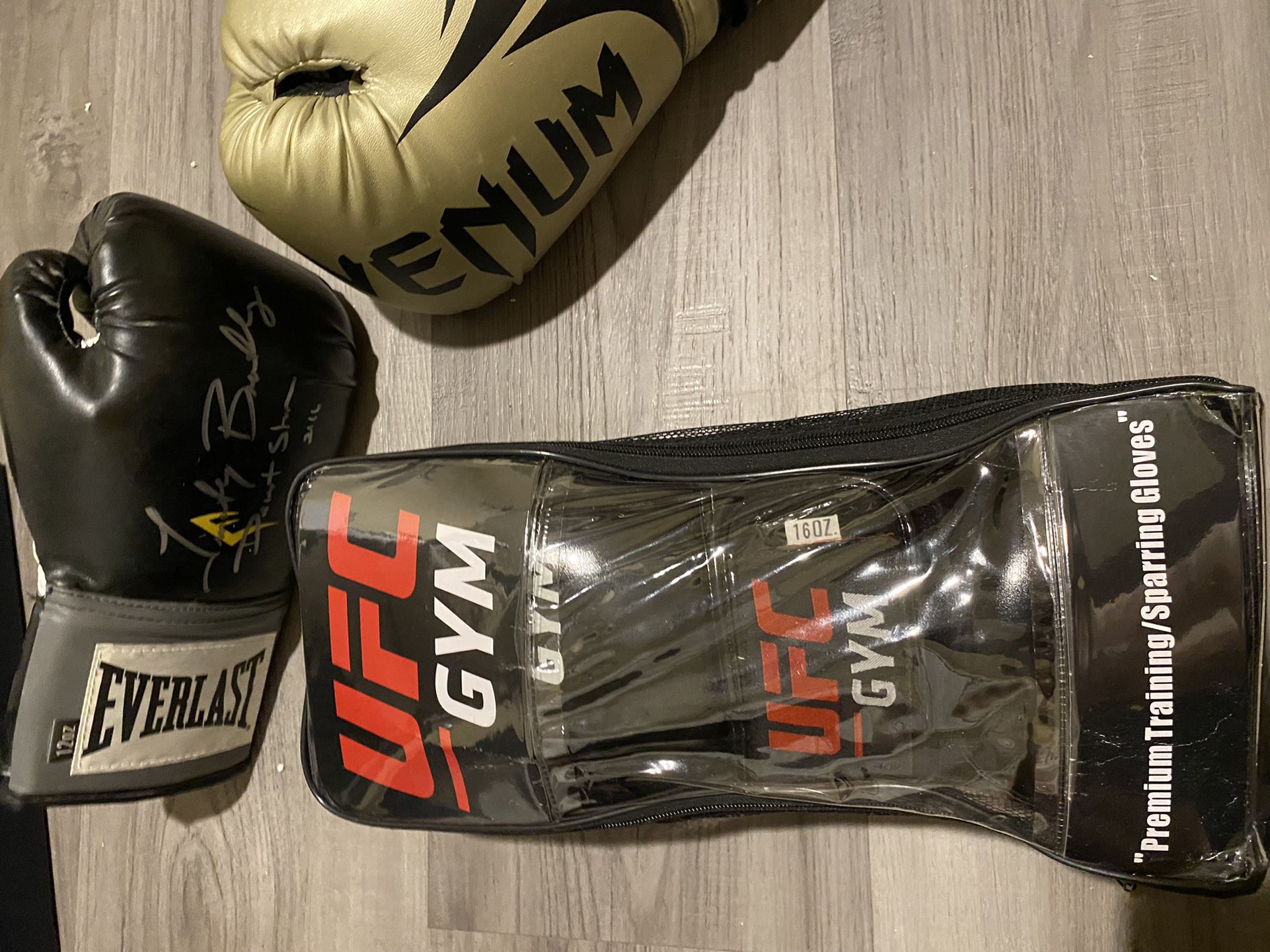 UFC Pro Stand Up Training Glove