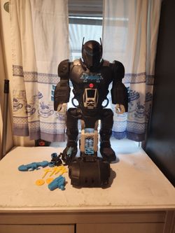 Imaginext DC Super Friends Bat-Tech Batbot (2-Ft Tall Transforming Robot) - Fully Tested!