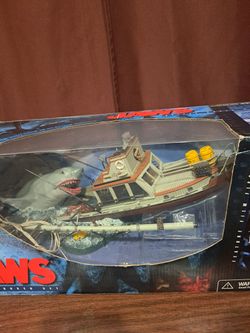 Mcfarlane jaws deluxe boxed set