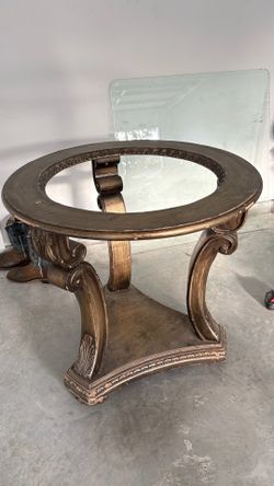 Table with square glass