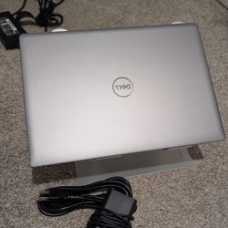 DELL Latitude 7450 14" Ultra 7 155U 256GB SSD 32GB  ddr5 Win 11 Pro Titan Gray aluminum body viene con cargador original tipo c 65 w estado a Nueva 9/