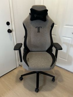 Secretlab Titan Evo Cookies & Cream Ergonomic Gaming Chair