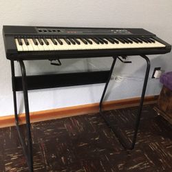 Casio Casiotone CT-640 Vintage Keyboard Synthesizer MIDI 465 Sound Tone Bank with Stand and Power Supply 