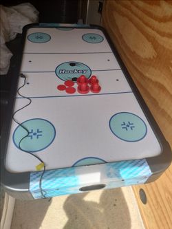 Electric Air Hockey Table With Pushers and Disc