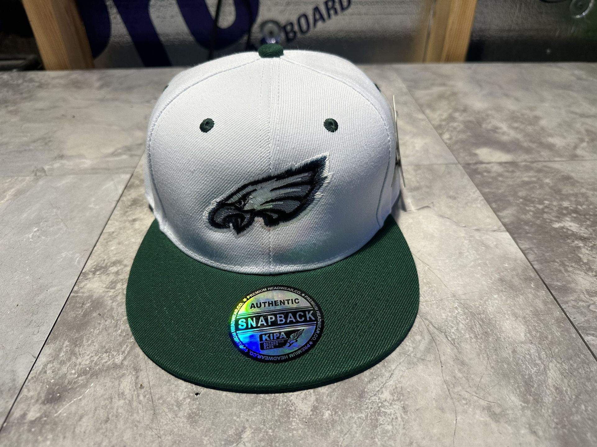 NWT Kipa Premium Philadelphia Eagles Flat Brim White/ Green Snap Back Hat Cap