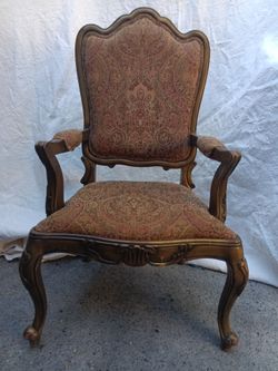 $70 VINTAGE ACCENT CHAIR