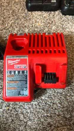 Milwaukee Battery Rapid Charger