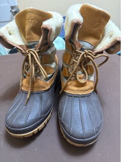 STQ duck winter boots.