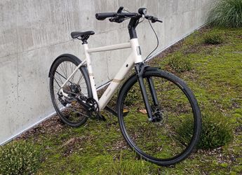 Roadster V3. Electric Road Bike. White Large Frame,700C, 500W, up to 28MPH