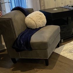Oversized Chair 