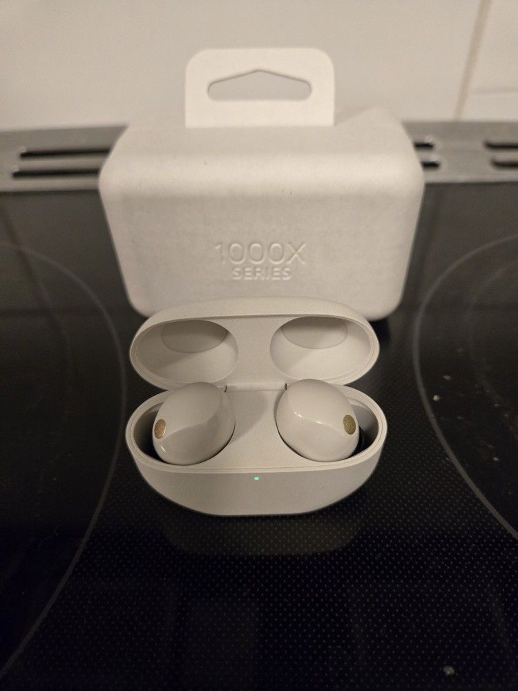 Sony WF-1000XM5 Earbuds