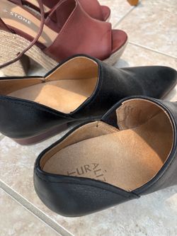 Women’s Size 7.5 Naturalizer Black leather flats