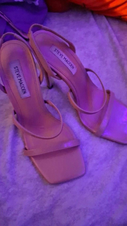  heeled sandal 