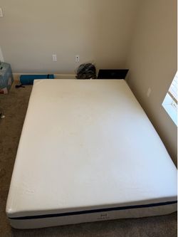 Helix Queen Mattress – Great Condition, Super Comfortable
