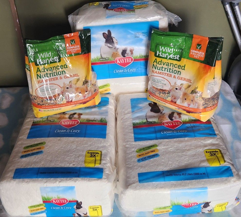 Pet Bedding & Hamster/Gerbil Food