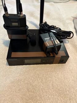 Shure QLX-D Wireless System QLXD4-G50 Receiver + QLXD1-G50 Bodypack 470-534 MHz OBO