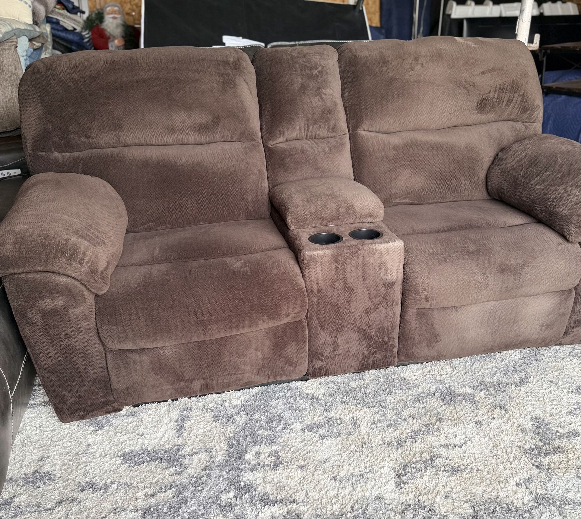 MANUAL RECLINER BROWN COLOR EXCELLENT CONDITIONS (L81"D35"H19") 