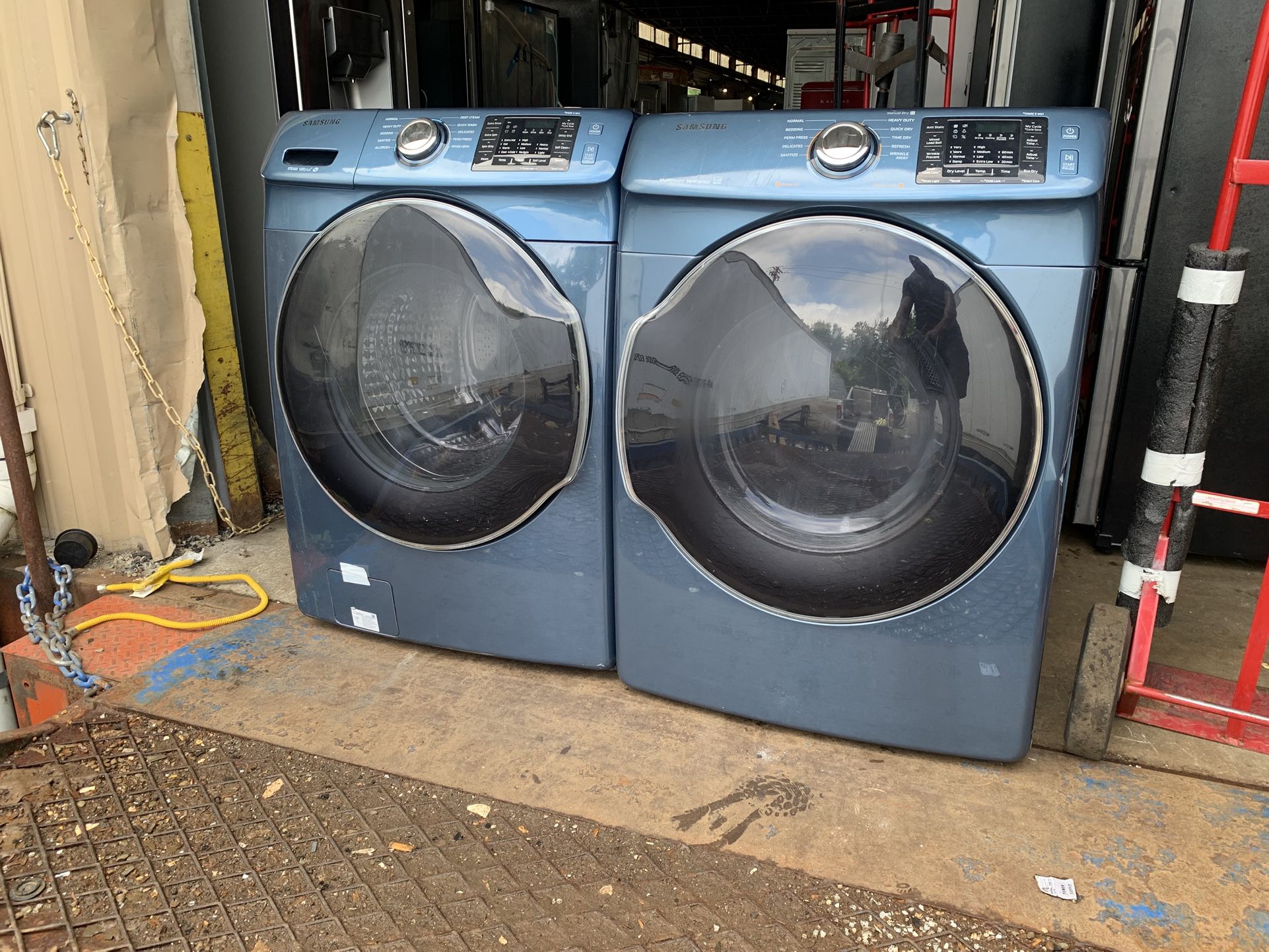 SAMSUNG XL WASHER AND DRYER