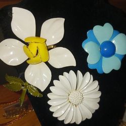 Vintage 50s Metal Flower Brooches 