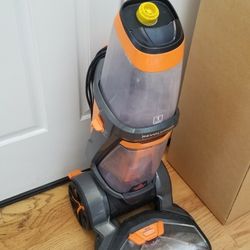 NEW cond BISSEL SWIVEL DEEP CLEANING SHAMPOO SYSTEM  , AMAZING POWER SUCTION  , WORKS EXCELLENT  , IN THE BOX 