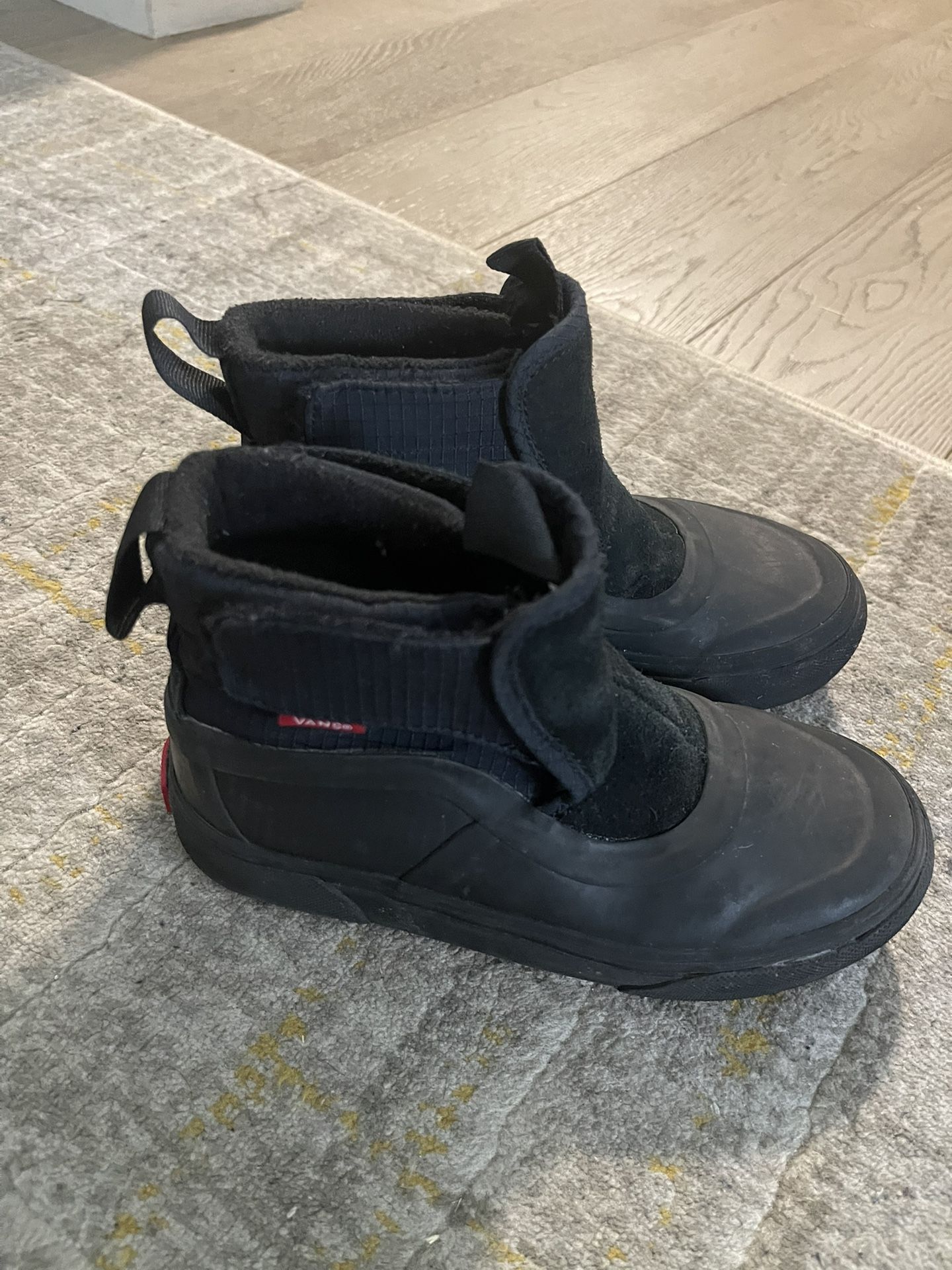 Vans Mte Size 1 Kids