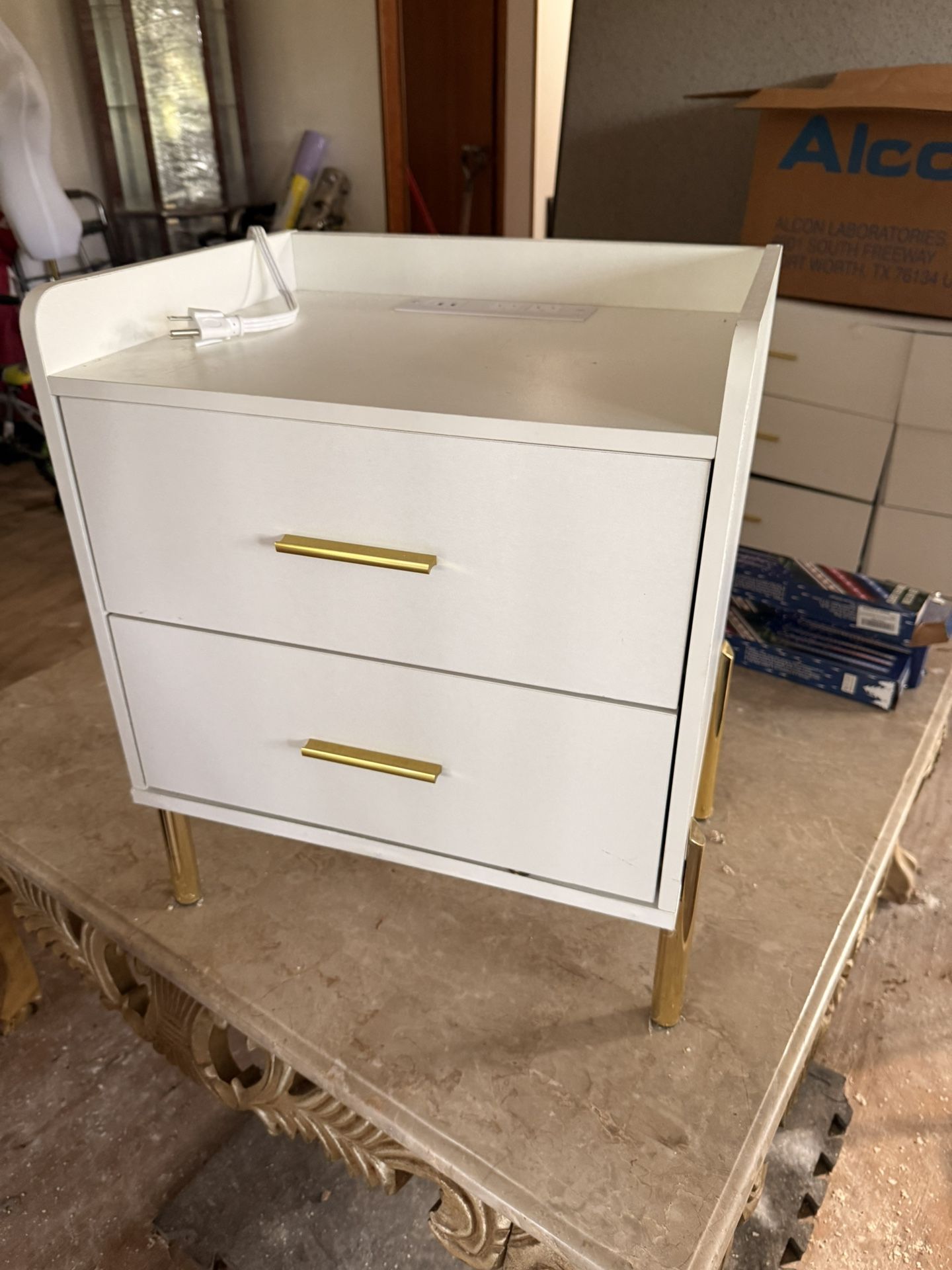 Mesa De Noche Blanca Y Dorado