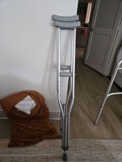 Crutches for 5'2 to 5'10