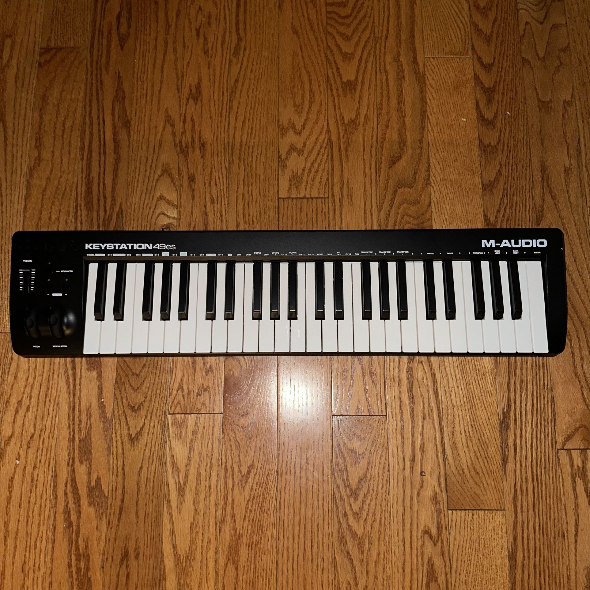 Keystation 49es MIDI Keyboard