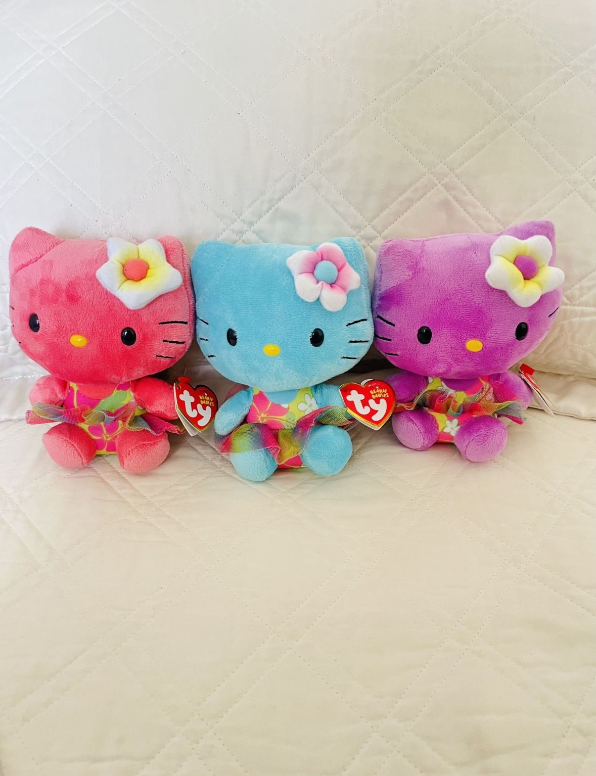 Hawaiian Set Of 3 Vibrant Hello Kitty Plushies 