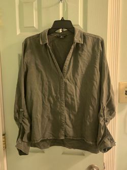 Saks Fifth Avenue Shirt Size Medium