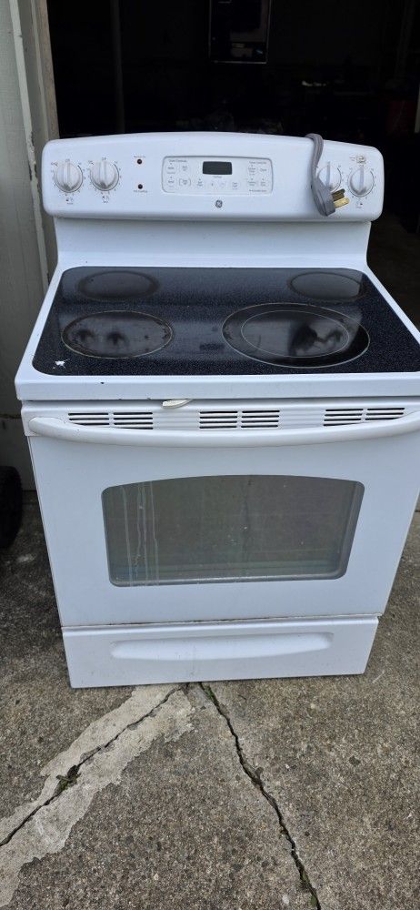 GE Kitchen Electric Stove. FREE