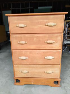 Vintage 4-Drawer Solid Wood Chest of Drawers / Highboy Dresser