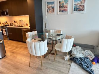 Round Glass Dining Table (47”) & Chairs