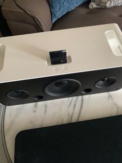 Apple boombox   ( Bluetooth)