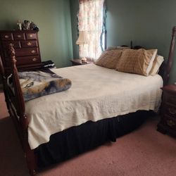 Bedroom Furniture Set 