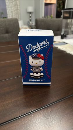 2013 Hello kitty Dodgers Bobblehead
